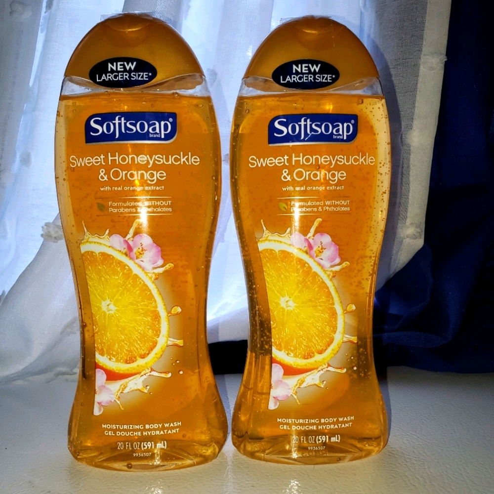 💦Softsoap Sweet Honeysuckle & Orange Body Wash X2